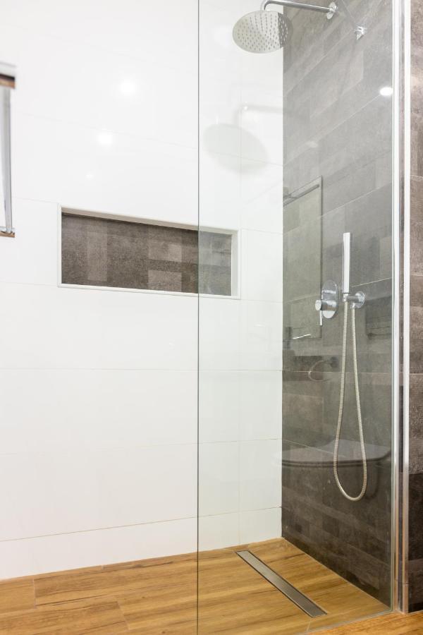 3 Bdr Aprt, Stunning Seaview, Rooftop Pool - Lcgr Πράγια Εξωτερικό φωτογραφία