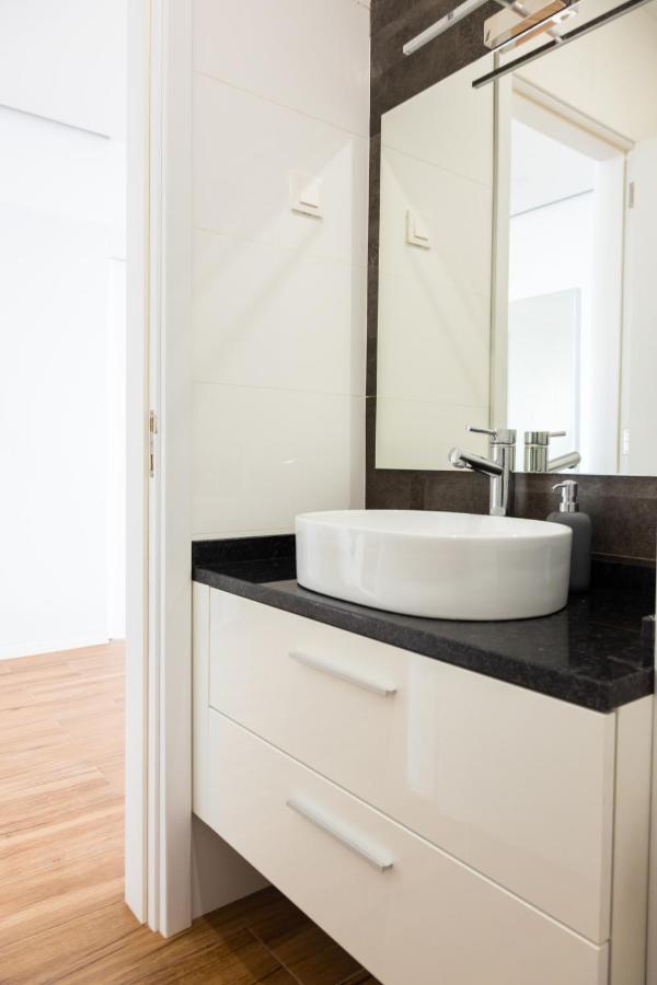 3 Bdr Aprt, Stunning Seaview, Rooftop Pool - Lcgr Πράγια Εξωτερικό φωτογραφία