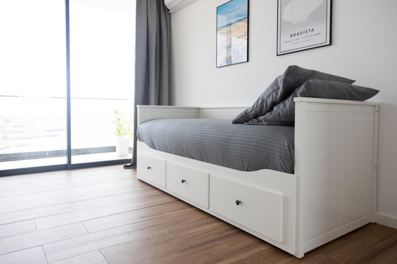 3 Bdr Aprt, Stunning Seaview, Rooftop Pool - Lcgr Πράγια Εξωτερικό φωτογραφία